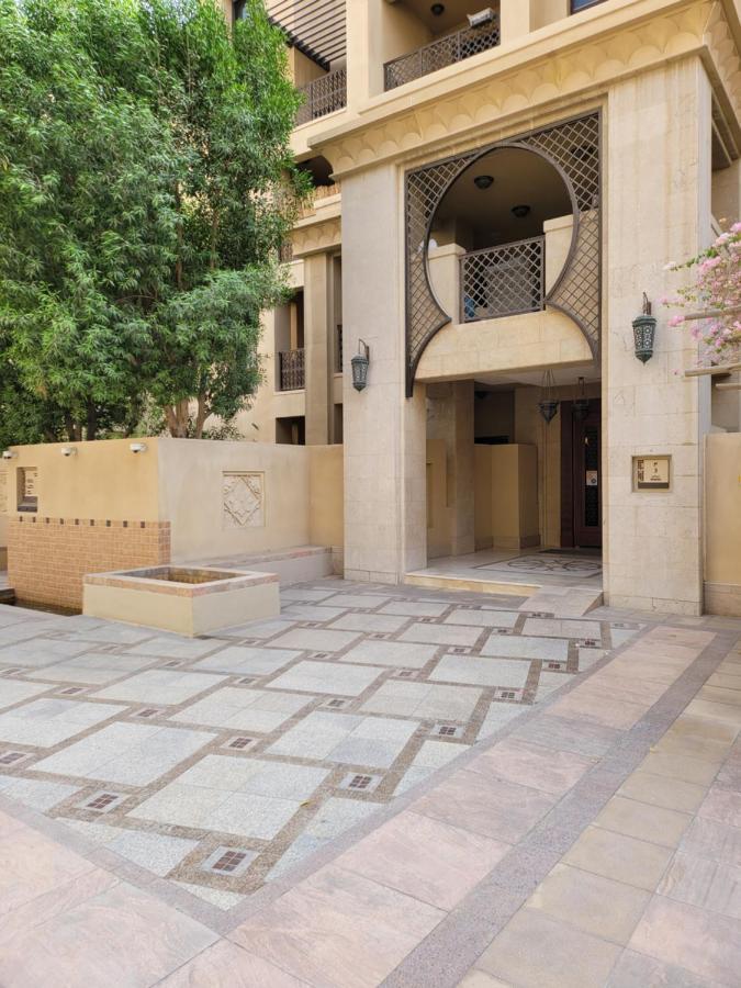 Apartment Burj Area - 5min Walk - Luxury 2 Bedroom Dubai